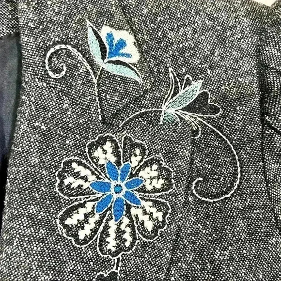 New York & Co. Heathered Gray Embroidered Floral Buttoned Blazer Jacket Size 4 - Picture 4 of 16